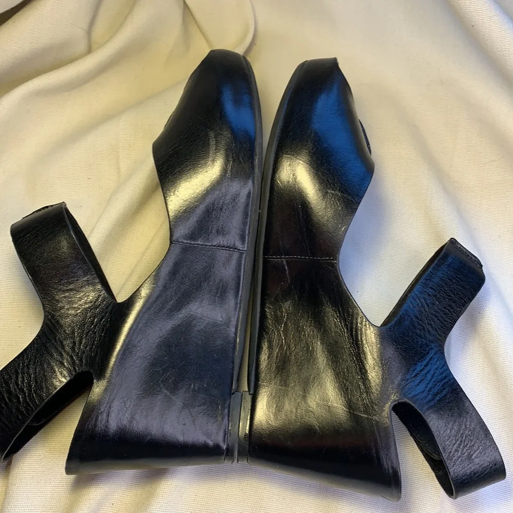 Johnston & Murphy almost NEW leather wedge peeptoe